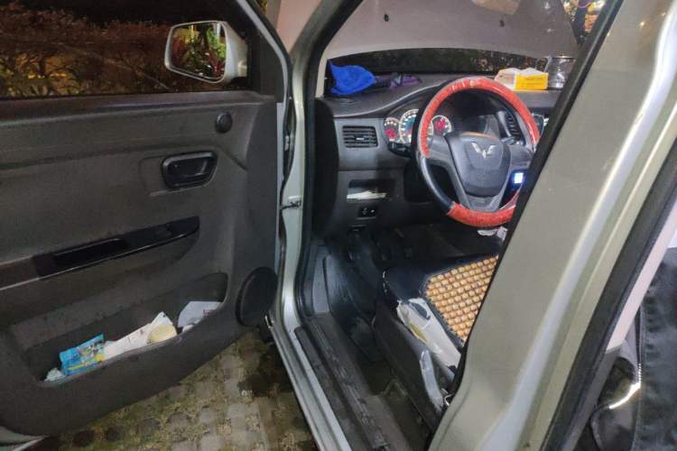Used Wuling Hongguang 2015 1.5L S1 Standard China V-Emission Standards Driver Seat