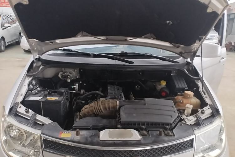 Used Wuling Hongguang 2015 1.5L S Basic Version China V Standard Engine Bay