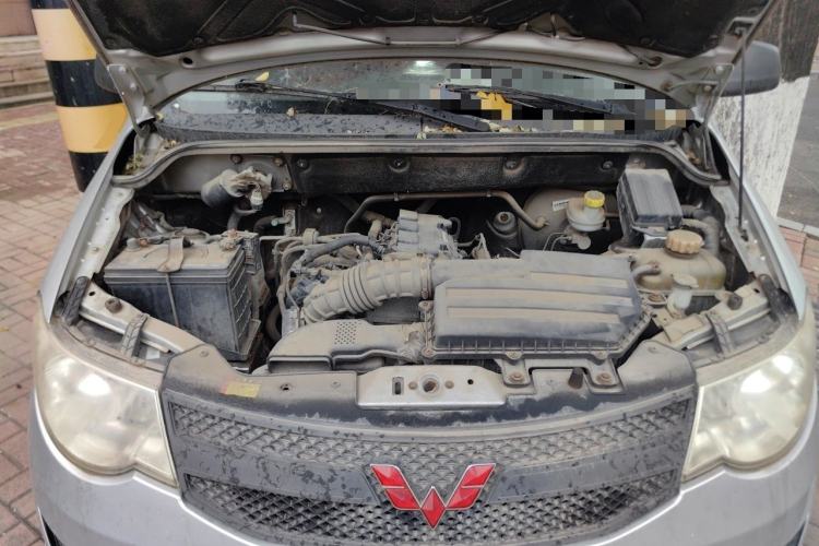 Used Wuling Hongguang 2015 1.5L S Basic Version China V Standard Engine Bay