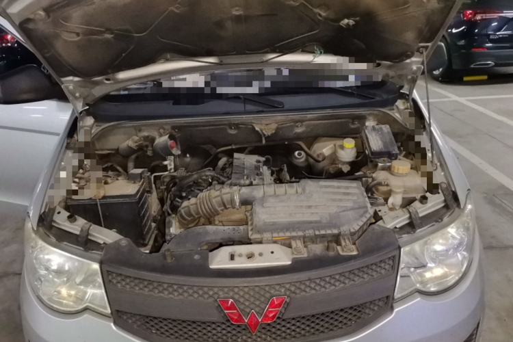 Used Wuling Hongguang 2015 1.5L S Basic Version China V Standard Engine Bay