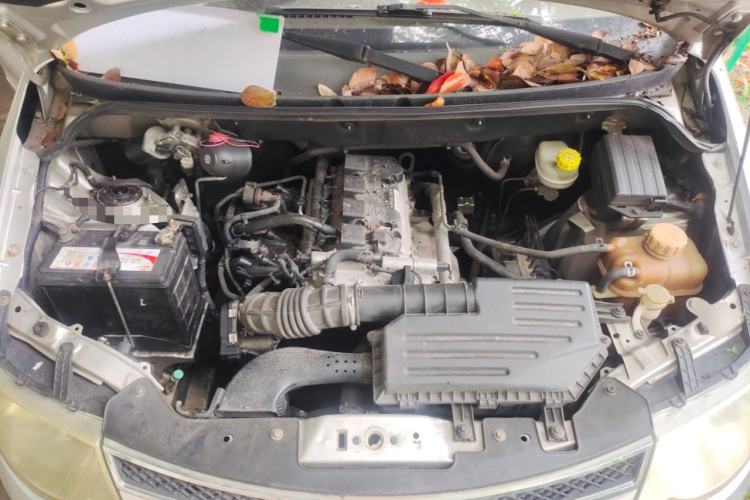 Used Wuling Hongguang 2015 1.5L S Base Model China IV Engine Bay