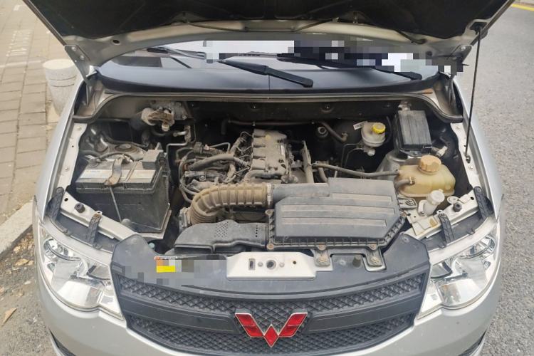 Used Wuling Hongguang 2015 1.5L S Basic Version China V Standard Engine Bay