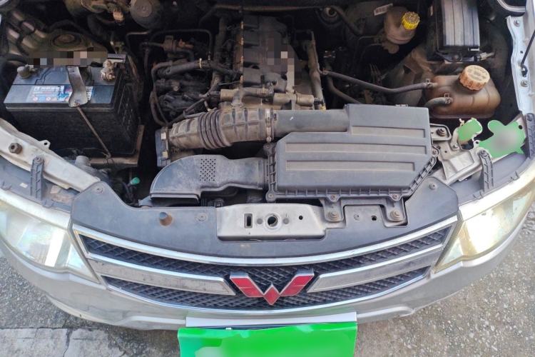 Used Wuling Hongguang 2015 1.5L S Basic Version China V Standard Engine Bay