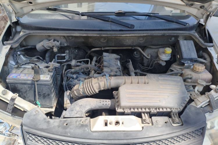 Used Wuling Hongguang 2015 1.5L S Basic Version China V Standard Engine Bay