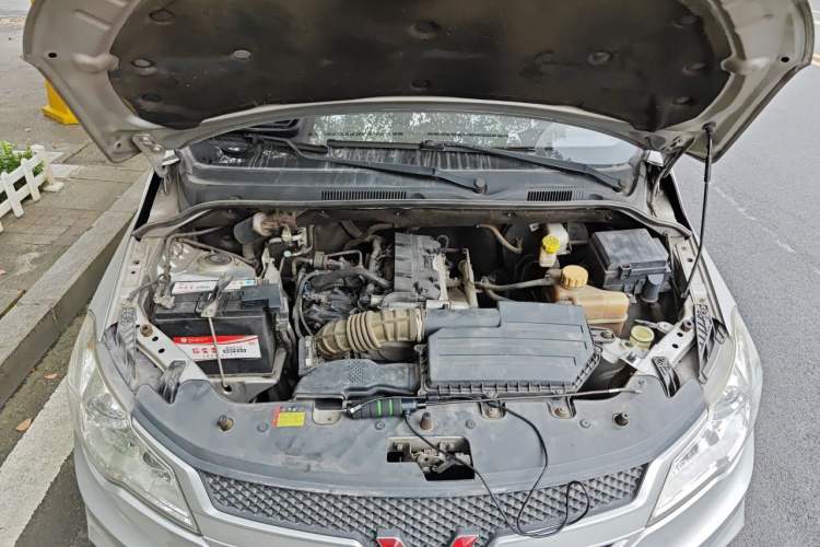 Used Wuling Hongguang 2015 1.5L S1 Standard China V-Emission Standards Engine Bay