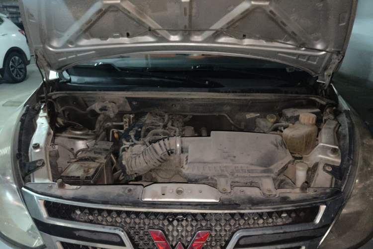 Used Wuling Hongguang 2015 1.2L S Base Model China V Standard Engine Bay