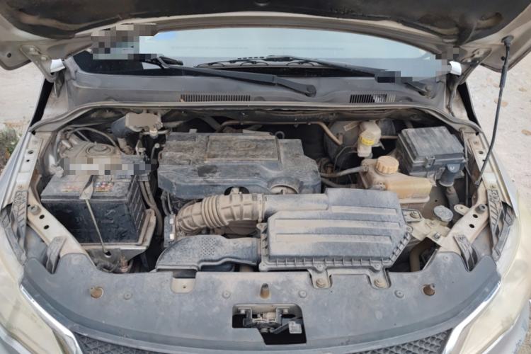 Used Wuling Hongguang 2015 1.5L S1 Comfort China V Standard Engine Bay