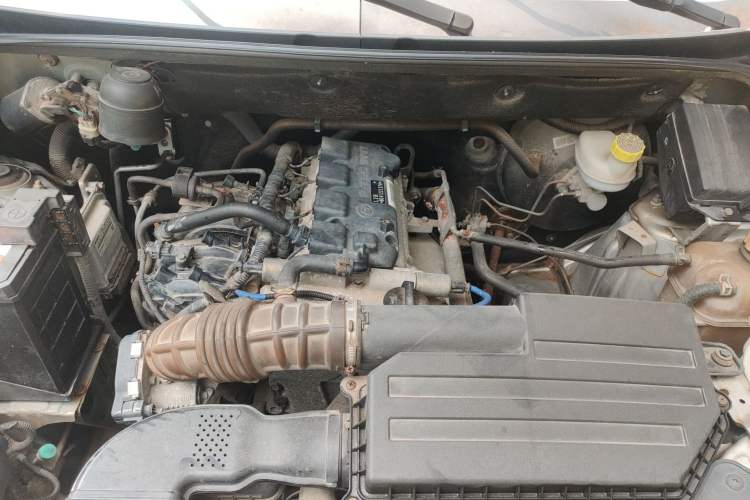 Used Wuling Hongguang 2015 1.5L S Basic Version China V Standard Engine Bay