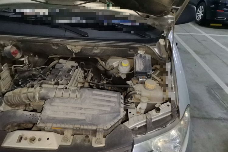Used Wuling Hongguang 2015 1.5L S Basic Version China V Standard Engine Bay Left