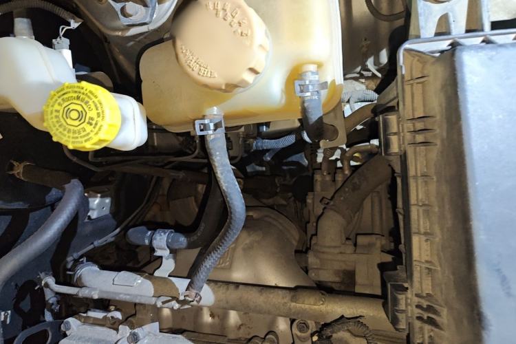 Used Wuling Hongguang 2015 1.5L S1 Standard China V-Emission Standards Engine Bay Left
