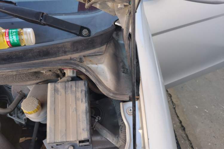 Used Wuling Hongguang 2015 1.2L S Base Model China V Standard Engine Bay Left