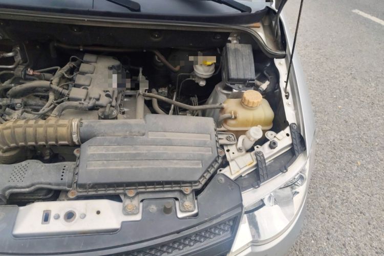 Used Wuling Hongguang 2015 1.5L S Basic Version China V Standard Engine Bay Left