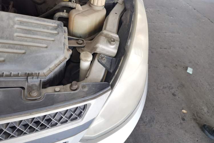 Used Wuling Hongguang 2015 1.5L S Base Model China IV Engine Bay Left