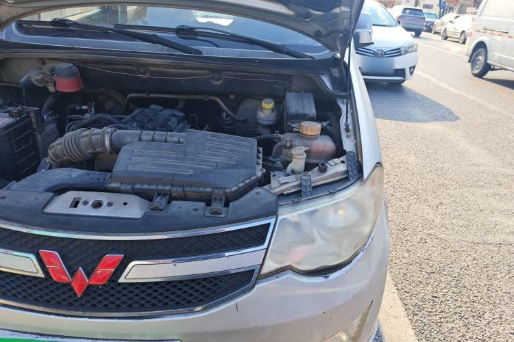 Used Wuling Hongguang 2015 1.5L S Basic Version China V Standard Engine Bay Left