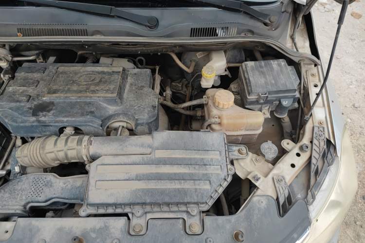 Used Wuling Hongguang 2015 1.5L S1 Comfort China V Standard Engine Bay Left