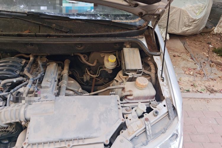 Used Wuling Hongguang 2015 1.2L S Base Model China V Standard Engine Bay Left