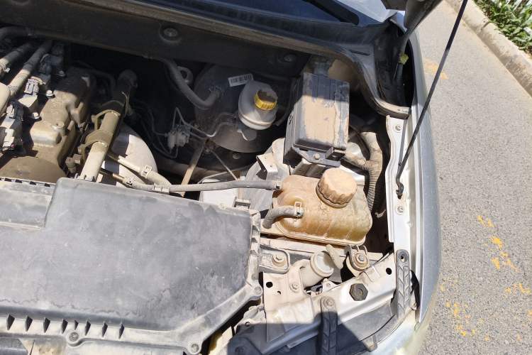 Used Wuling Hongguang 2015 1.2L S Base Model China V Standard Engine Bay Left