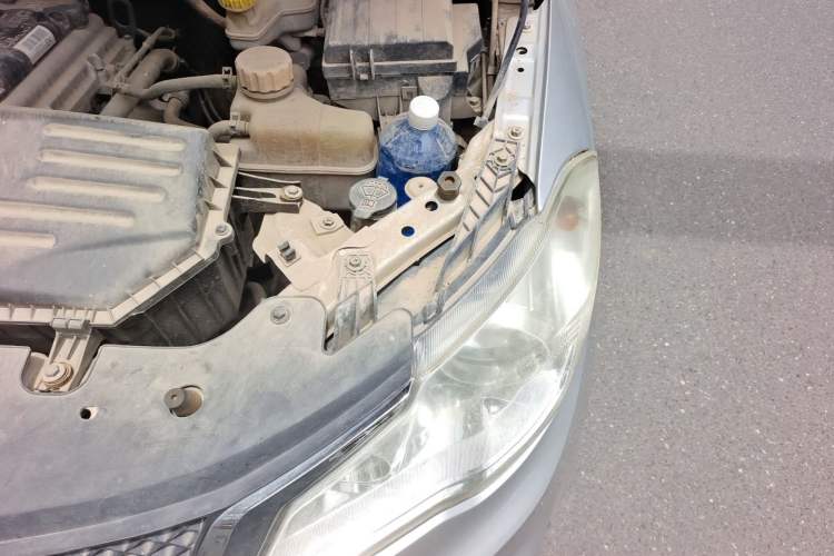 Used Wuling Hongguang 2015 1.5L S1 Standard China V-Emission Standards Engine Bay Left