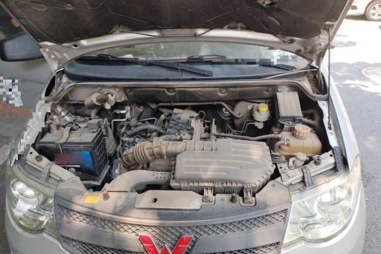Used Wuling Hongguang 2015 1.5L S Basic Version China V Standard Engine Bay