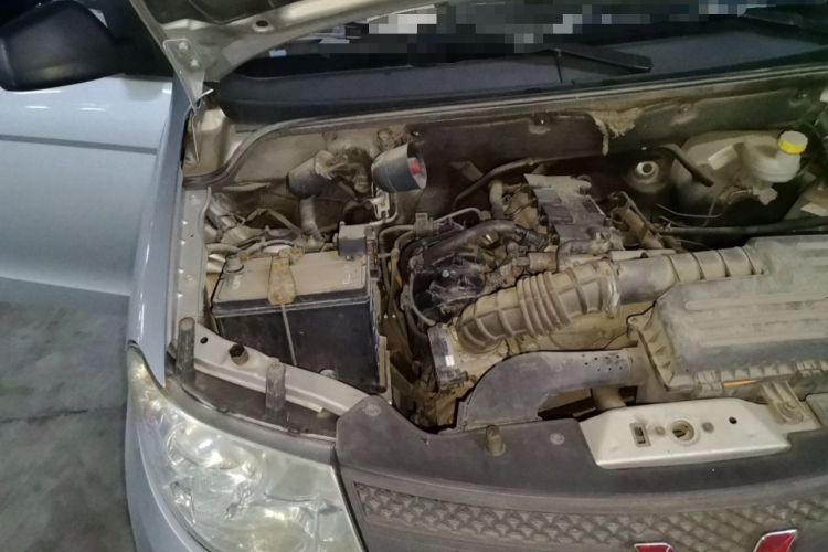 Used Wuling Hongguang 2015 1.5L S Basic Version China V Standard Engine Bay Right
