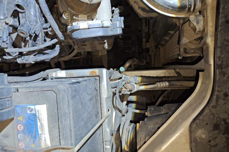 Used Wuling Hongguang 2015 1.5L S1 Standard China V-Emission Standards Engine Bay Right