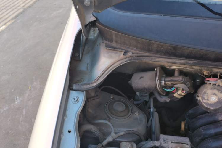 Used Wuling Hongguang 2015 1.2L S Base Model China V Standard Engine Bay Right
