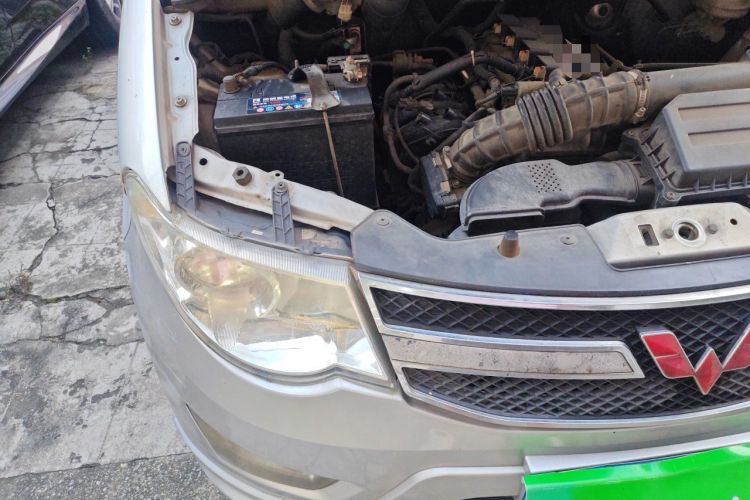 Used Wuling Hongguang 2015 1.5L S Basic Version China V Standard Engine Bay Right