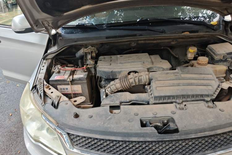 Used Wuling Hongguang 2015 1.5L S1 Luxury National Emission Standard V Engine Bay Right