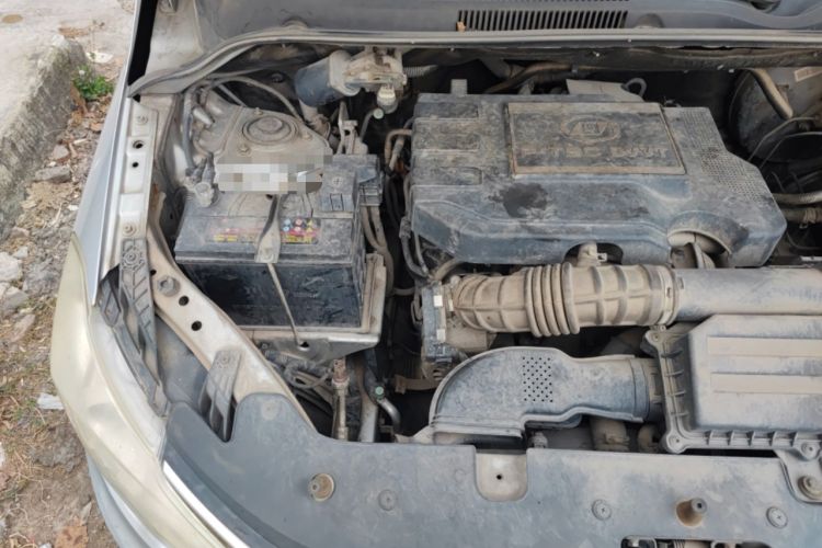 Used Wuling Hongguang 2015 1.5L S1 Comfort China V Standard Engine Bay Right