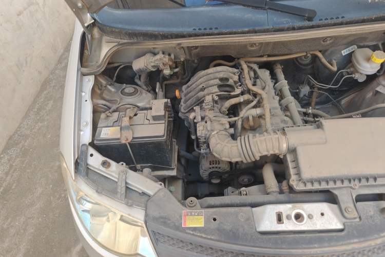 Used Wuling Hongguang 2015 1.2L S Base Model China V Standard Engine Bay Right