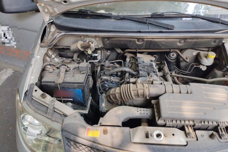 Used Wuling Hongguang 2015 1.5L S Basic Version China V Standard Engine Bay Right