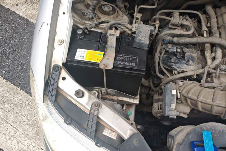 Used Wuling Hongguang 2015 1.5L S Basic Version China V Standard Engine Bay Right