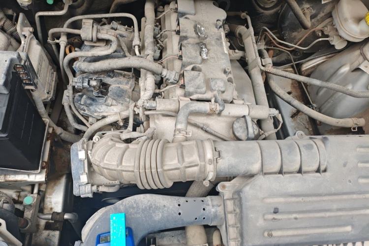 Used Wuling Hongguang 2015 1.5L S Basic Version China V Standard Engine Bay