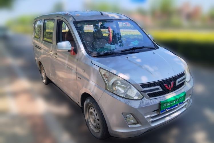 Used Wuling Hongguang 2015 1.5L S Basic Version China V Standard Front Right 45 Deg