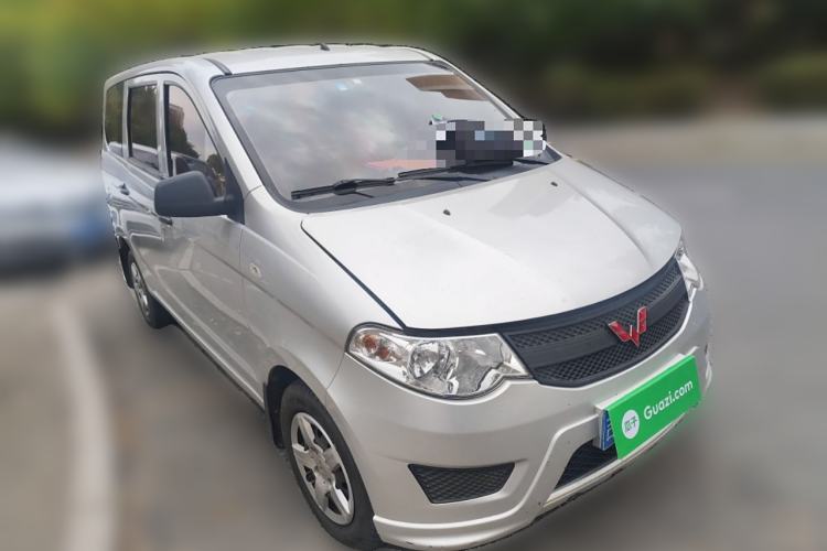Used Wuling Hongguang 2015 1.5L S Basic Version China V Standard Front Right 45 Deg