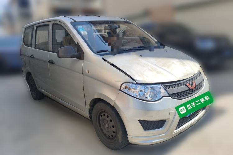 Used Wuling Hongguang 2015 1.5L S Basic Version China V Standard Front Right 45 Deg