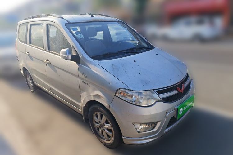 Used Wuling Hongguang 2015 1.5L S Basic Version China V Standard Front Right 45 Deg