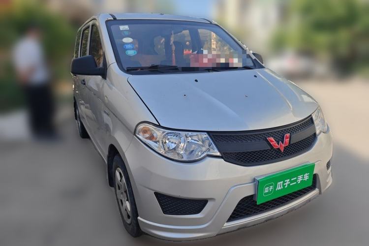 Used Wuling Hongguang 2015 1.5L S Basic Version China V Standard Front Right 45 Deg