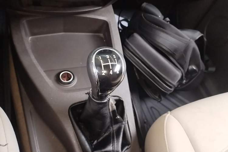 Used Wuling Hongguang 2015 1.5L S Basic Version China V Standard Gear Lever