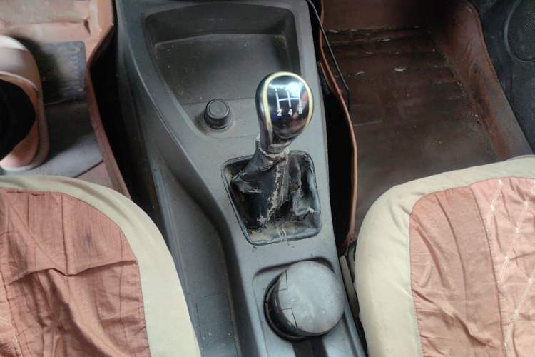 Used Wuling Hongguang 2015 1.5L S Basic Version China V Standard Gear Lever