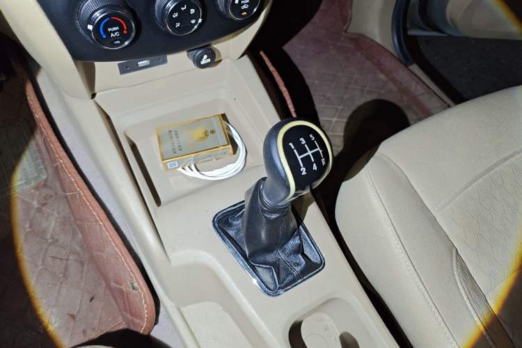 Used Wuling Hongguang 2015 1.5L S1 Standard China V-Emission Standards Gear Lever