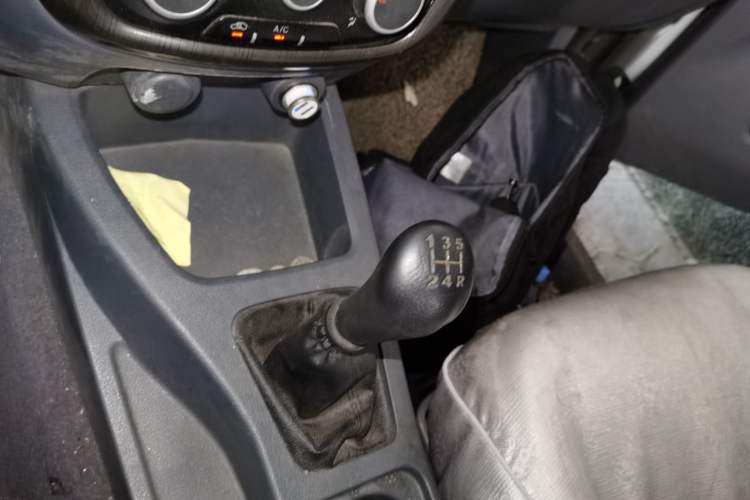 Used Wuling Hongguang 2015 1.5L S Base Model China IV Gear Lever