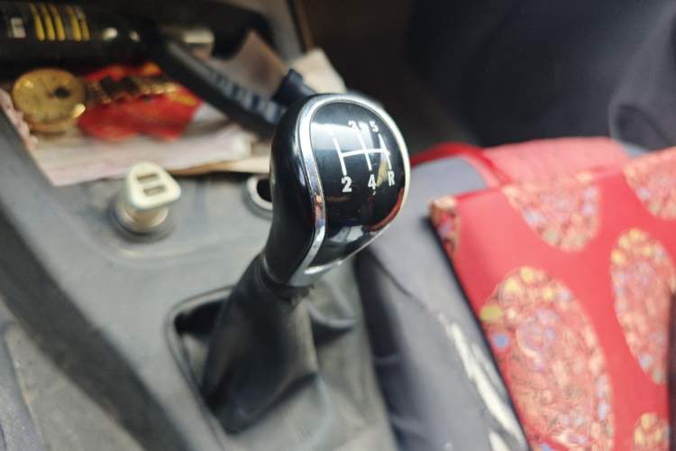 Used Wuling Hongguang 2015 1.5L S Basic Version China V Standard Gear Lever