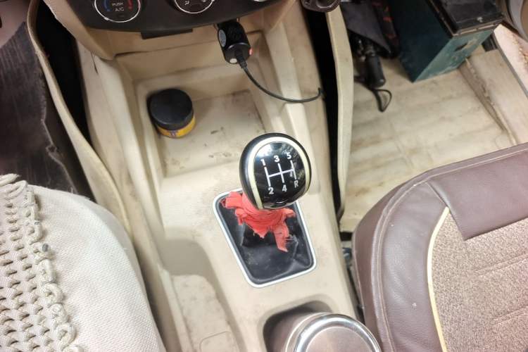 Used Wuling Hongguang 2015 1.5L S1 Standard China V-Emission Standards Gear Lever