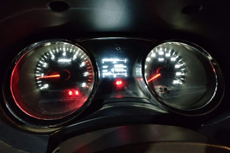 Used Wuling Hongguang 2015 1.5L S1 Standard China V-Emission Standards Instrument Cluster