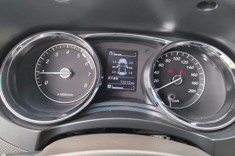 Used Wuling Hongguang 2015 1.5L S1 Luxury National Emission Standard V Instrument Cluster