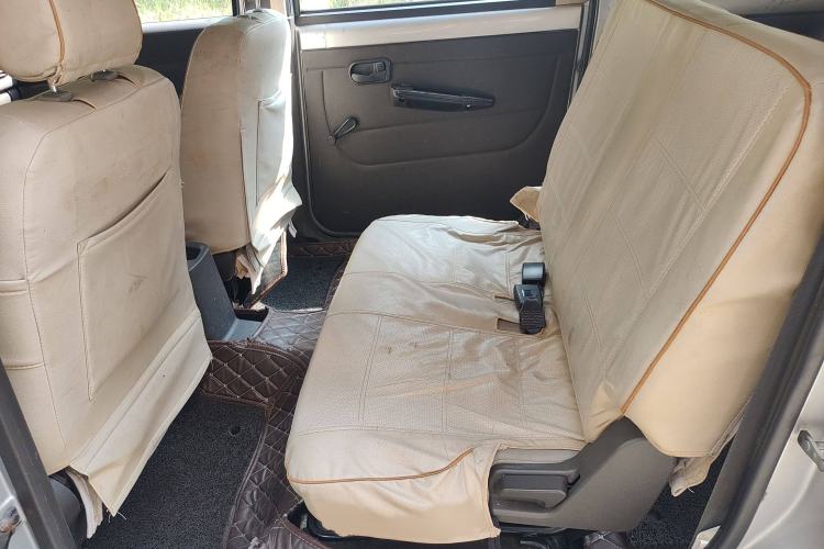 Used Wuling Hongguang 2015 1.5L S Basic Version China V Standard Interior 4