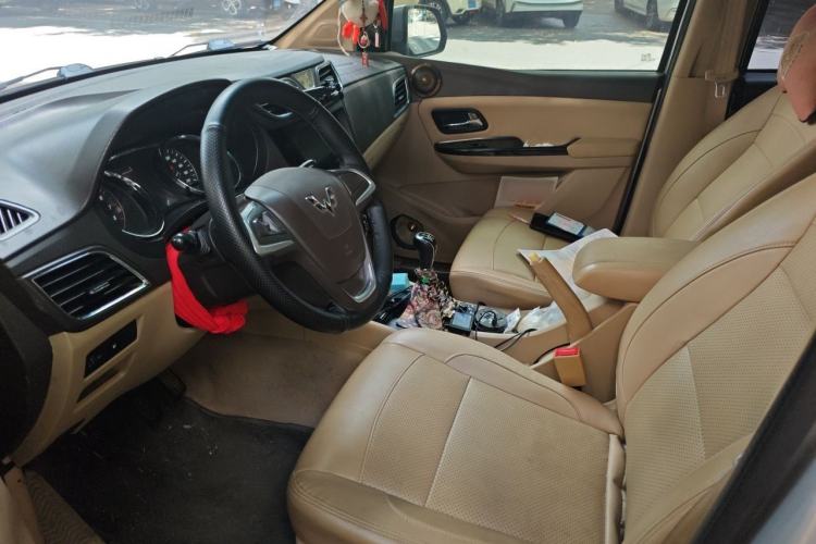 Used Wuling Hongguang 2015 1.5L S1 Luxury National Emission Standard V Left Front Seat