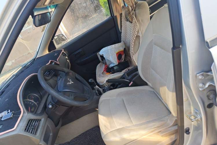 Used Wuling Hongguang 2015 1.5L S Basic Version China V Standard Left Front Seat