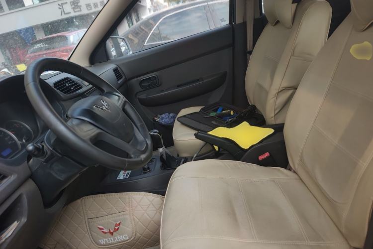 Used Wuling Hongguang 2015 1.5L S Base Model China IV Left Front Seat